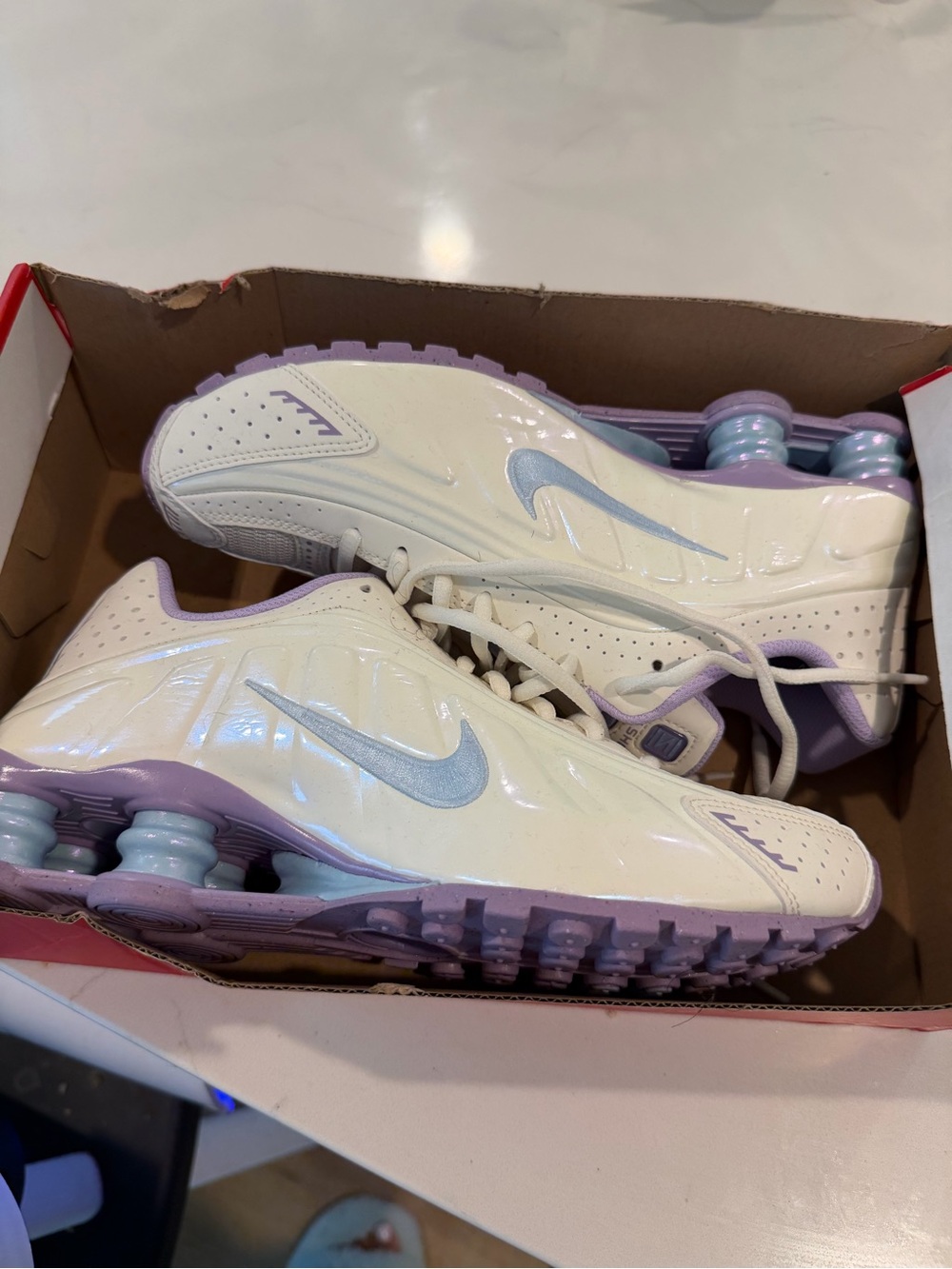 Nike Kids Shox Sneakers in White and Light Purple